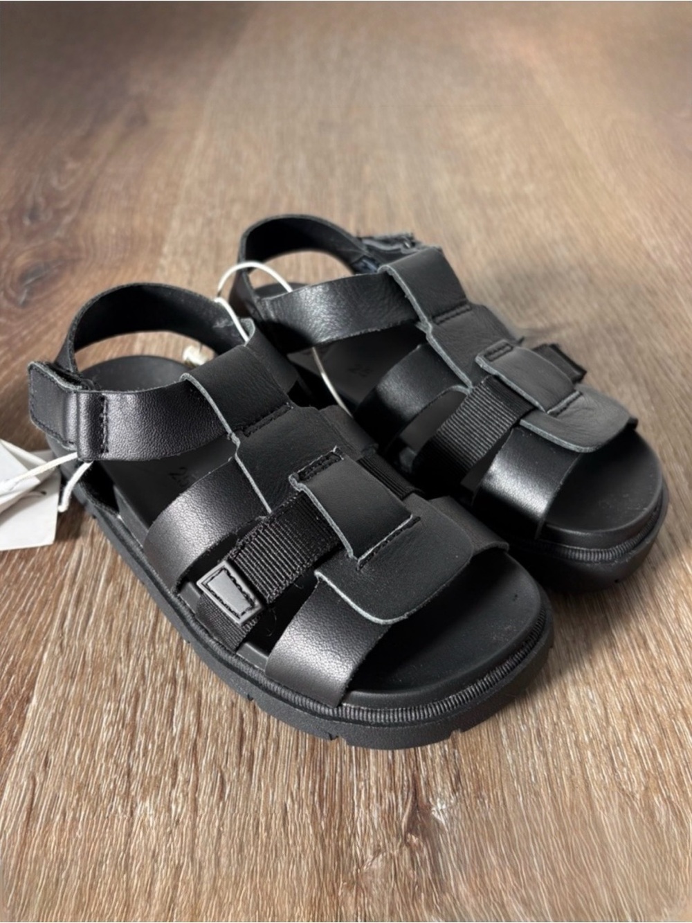 NWT Zara Kids Genuine Leather Strap Sandals in Black Size: US 9C| Chic, Minimmal